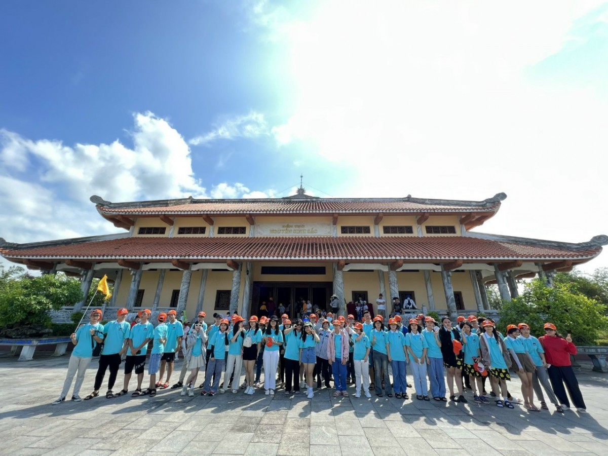 upload/tour/D6pF5_tour-hoc-sinh-03.jpg