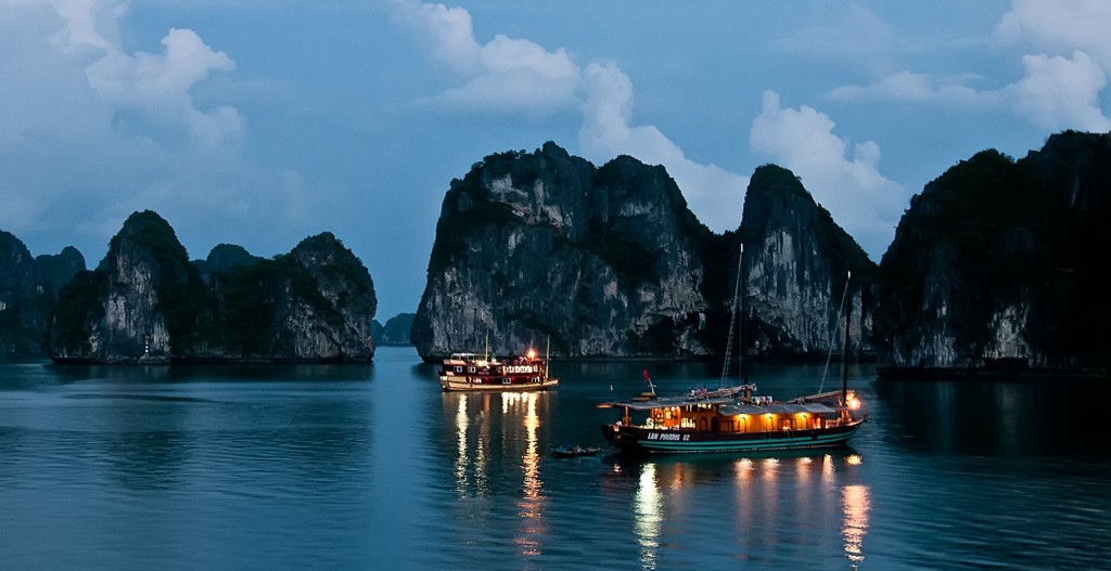 upload/tour/OkgrJ_vinh-ha-long.jpg